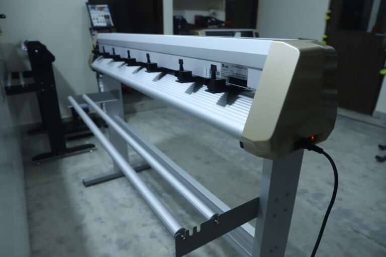 HEAT TRANSFER VINYL CUTTING PLOTTER