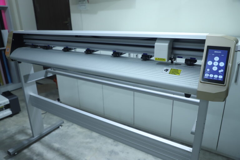HEAT TRANSFER VINYL CUTTING PLOTTER